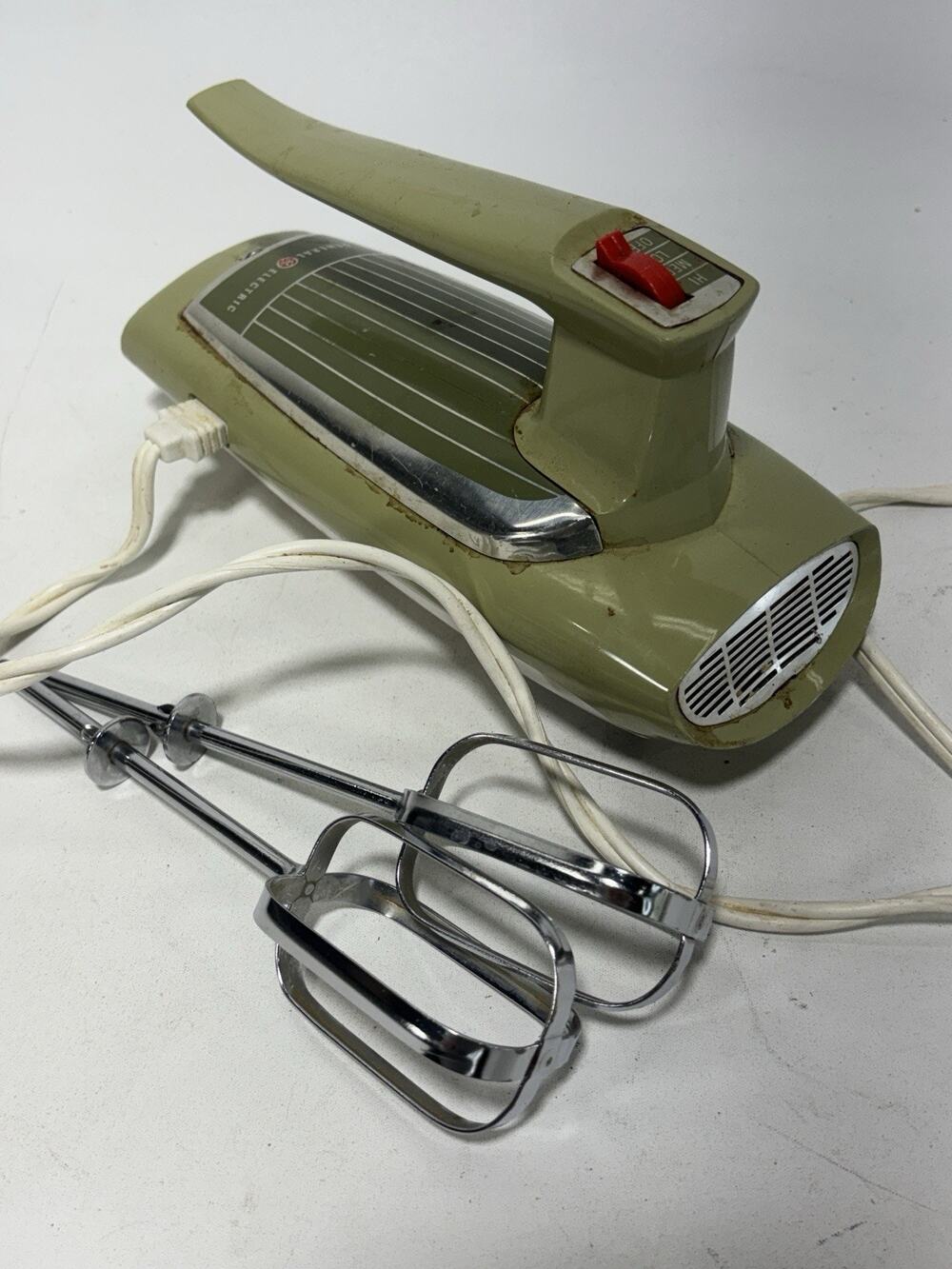 Vintage General Electric Hand Mixer Avocado Green MCM GE w/ Beaters WORKING